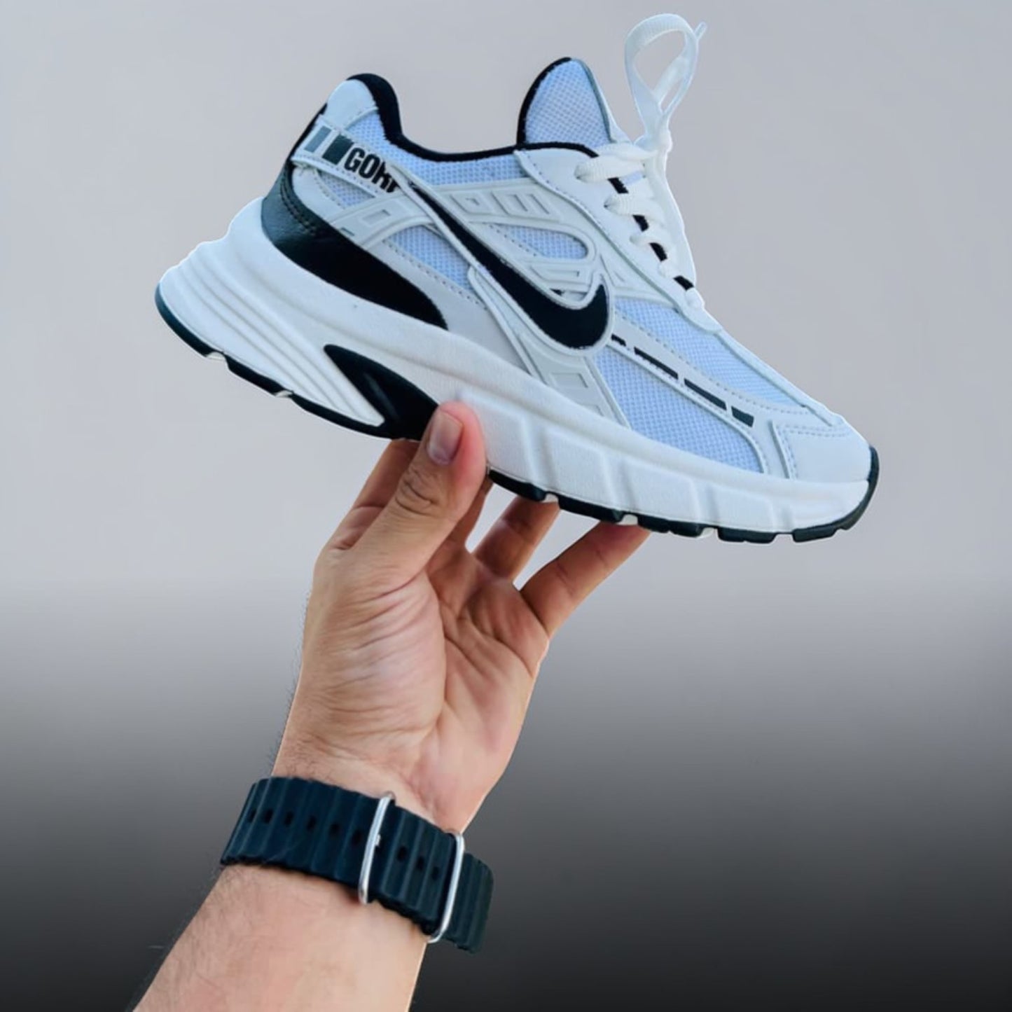 Nike Initiator
