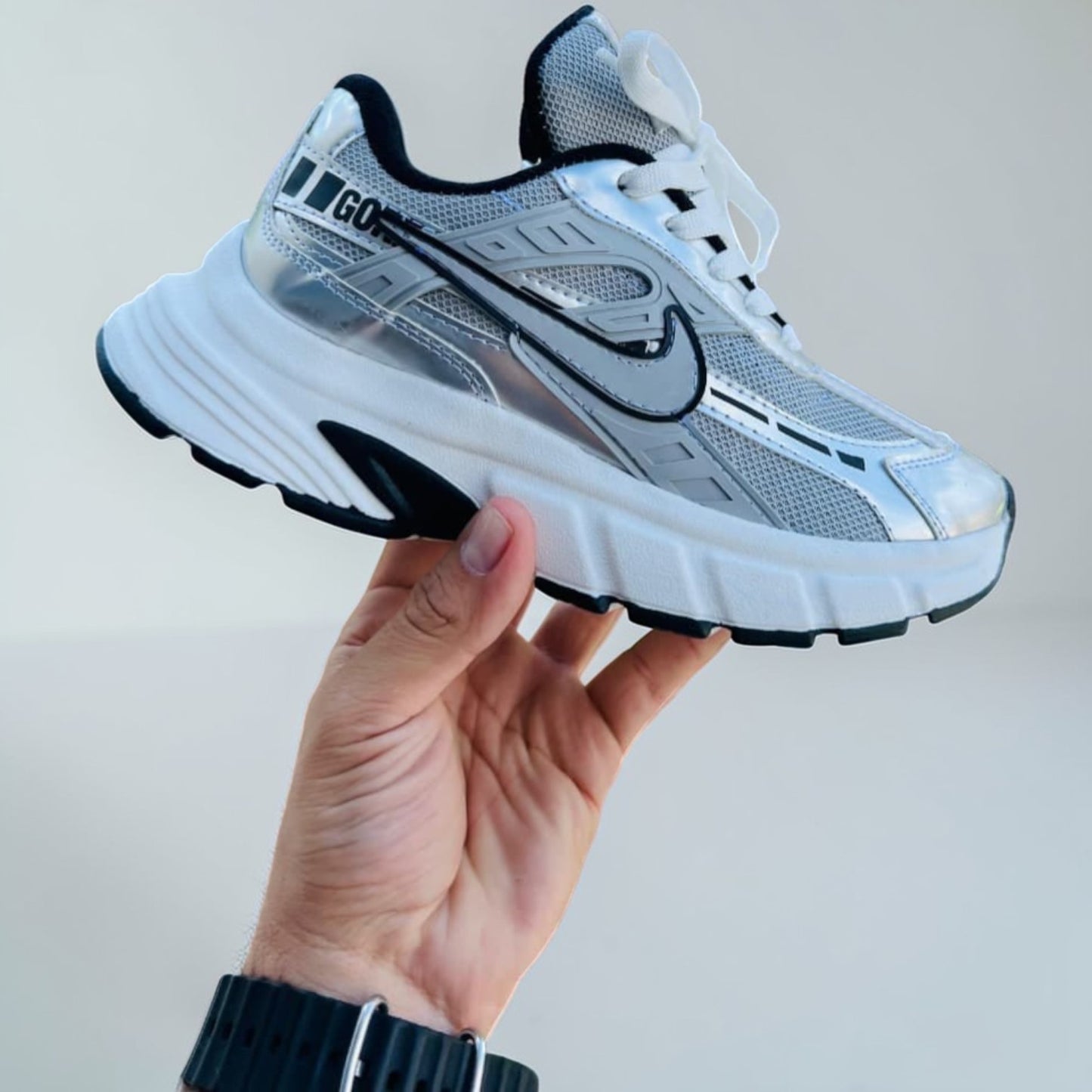 Nike Initiator